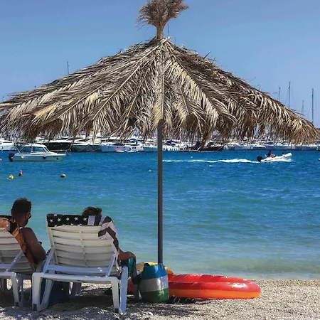 Cozy In Okrug Gornji With Sauna トロギール