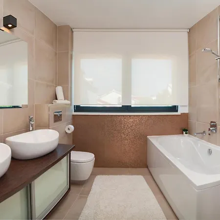 Cozy In Okrug Gornji With Sauna Будинок відпочинку *