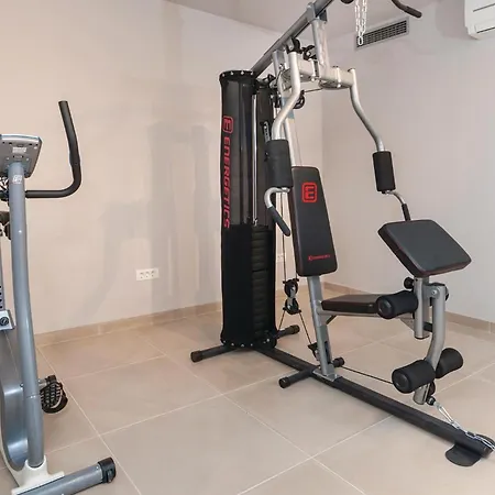 Будинок відпочинку Cozy In Okrug Gornji With Sauna