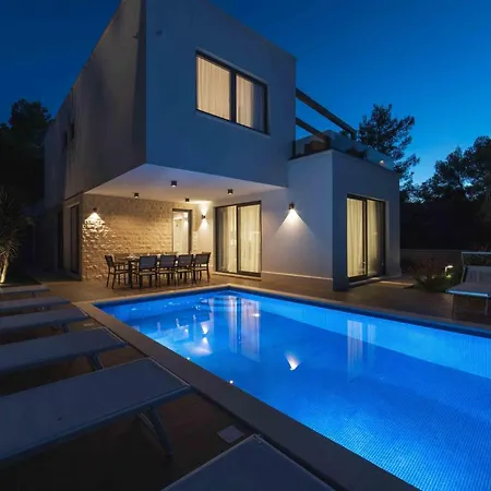 بيت للعطل Cozy In Okrug Gornji With Sauna تروغير