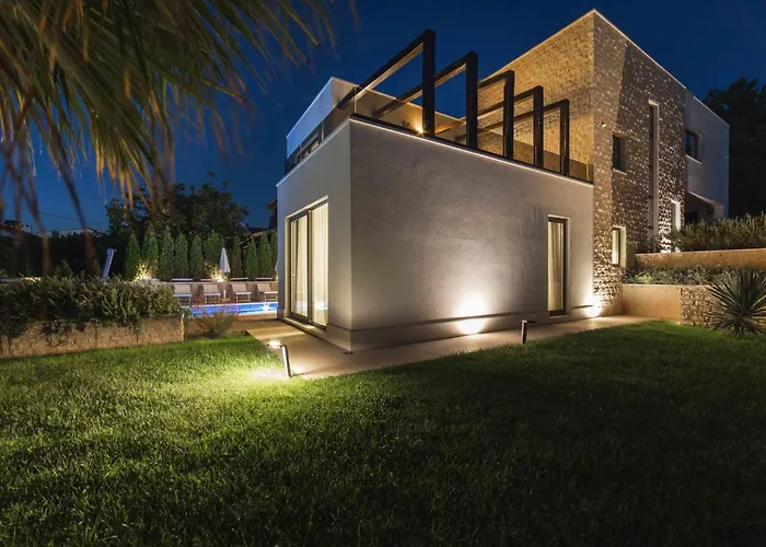 Cozy In Okrug Gornji With Sauna