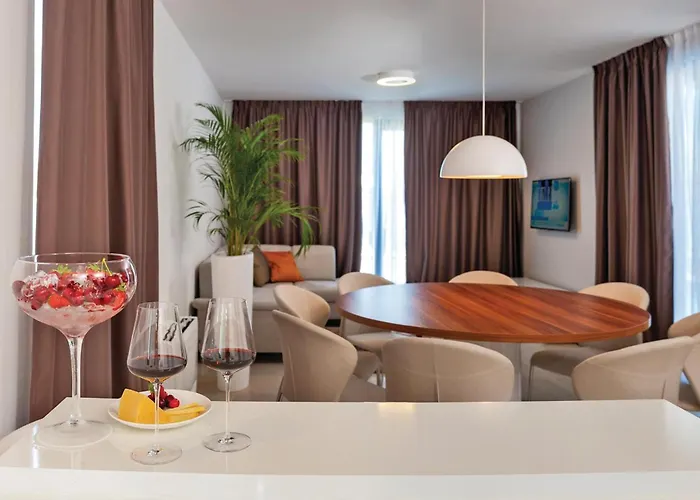 Cozy In Okrug Gornji With Sauna Dom wakacyjny Trogir