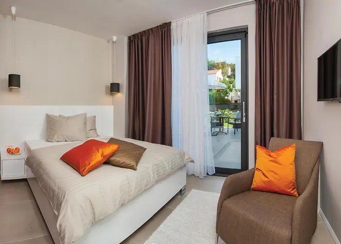 Cozy In Okrug Gornji With Sauna Hébergement de vacances *