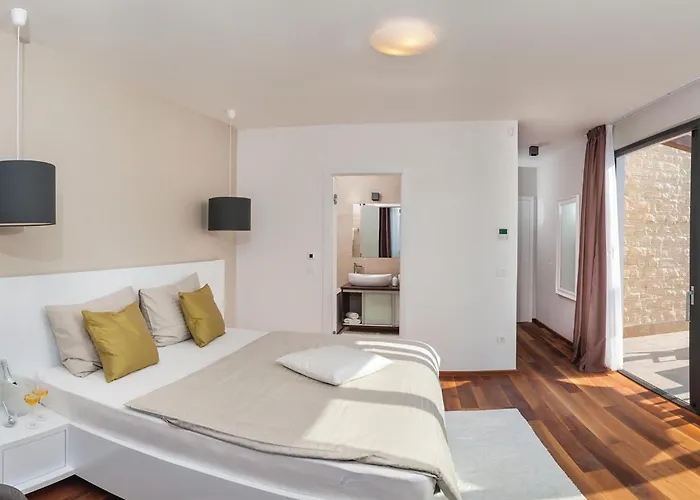 Hébergement de vacances Cozy In Okrug Gornji With Sauna Trogir