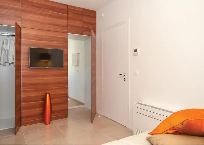 Cozy In Okrug Gornji With Sauna